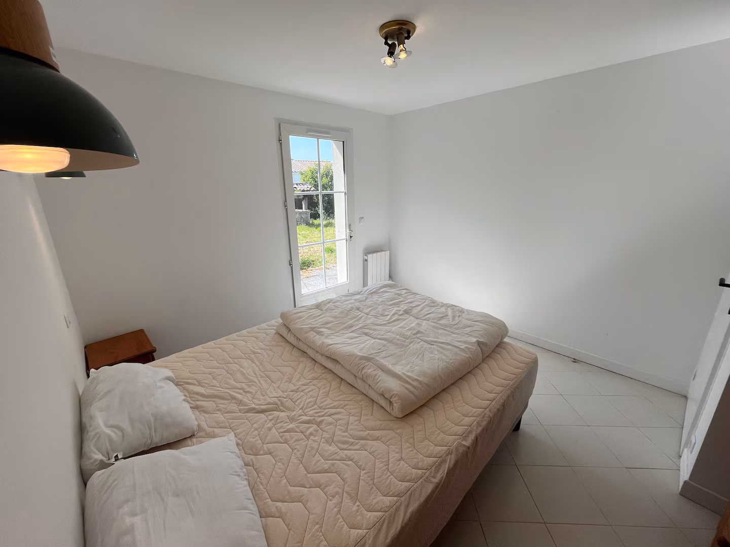 Chambre 2 vue depuis l'entrée